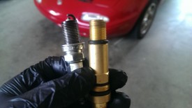 Spark plug vs gauge's hose fitting