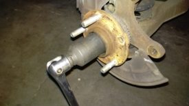 Breaking the axle nut free