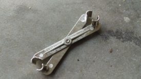 The fuel line tool has two ends