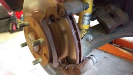 Caliper mounting bracket