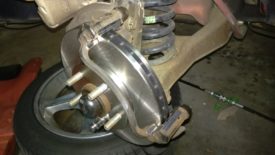 This procedure is basically identical to the rear
