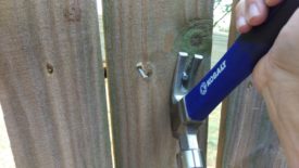Removing nails with the hammer claw