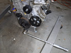 Honda crank tool holds the engine
