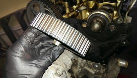 Removing a cam gear