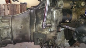 Starter has 3 bolts