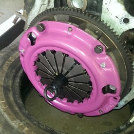 Clutch aligned on pressure plate