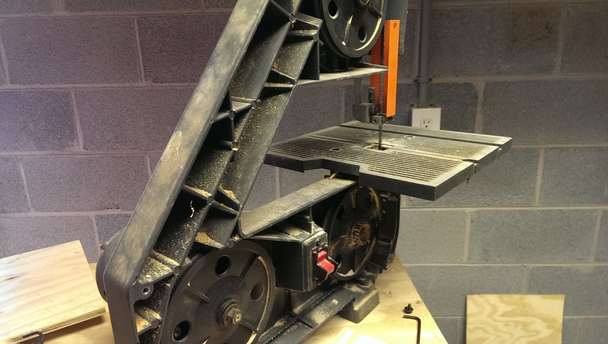 Homemade Band Saw Blade Guides, Insert, and Tires Did It Myself